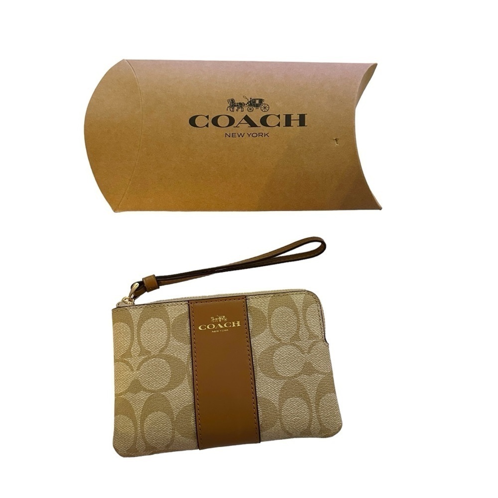 NWT Coach Corner Zip Wristlet Signature Canvas